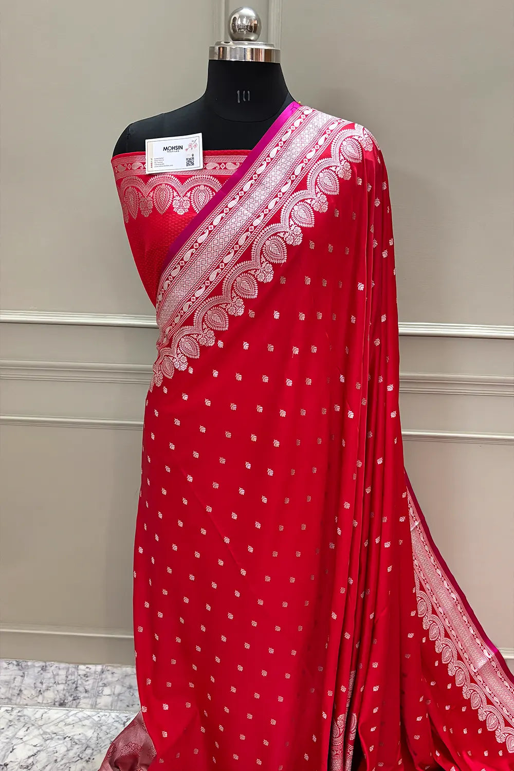 Red Jadi Buti Katan Silk Banarasi Saree
