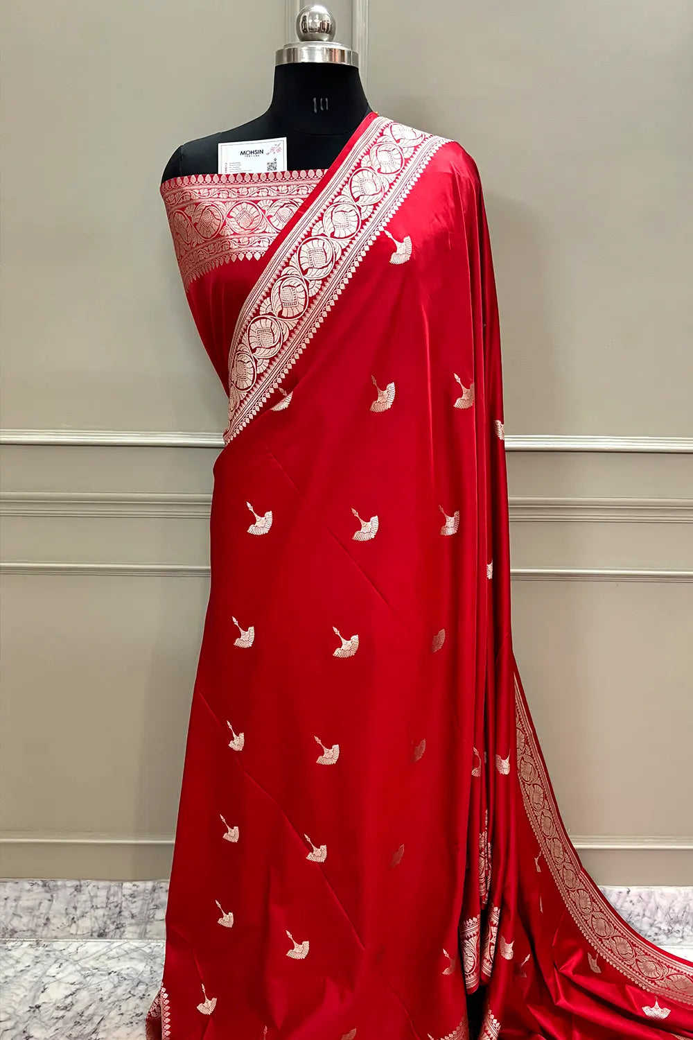 Red Jellyfish Buti Katan Silk Banarasi Saree