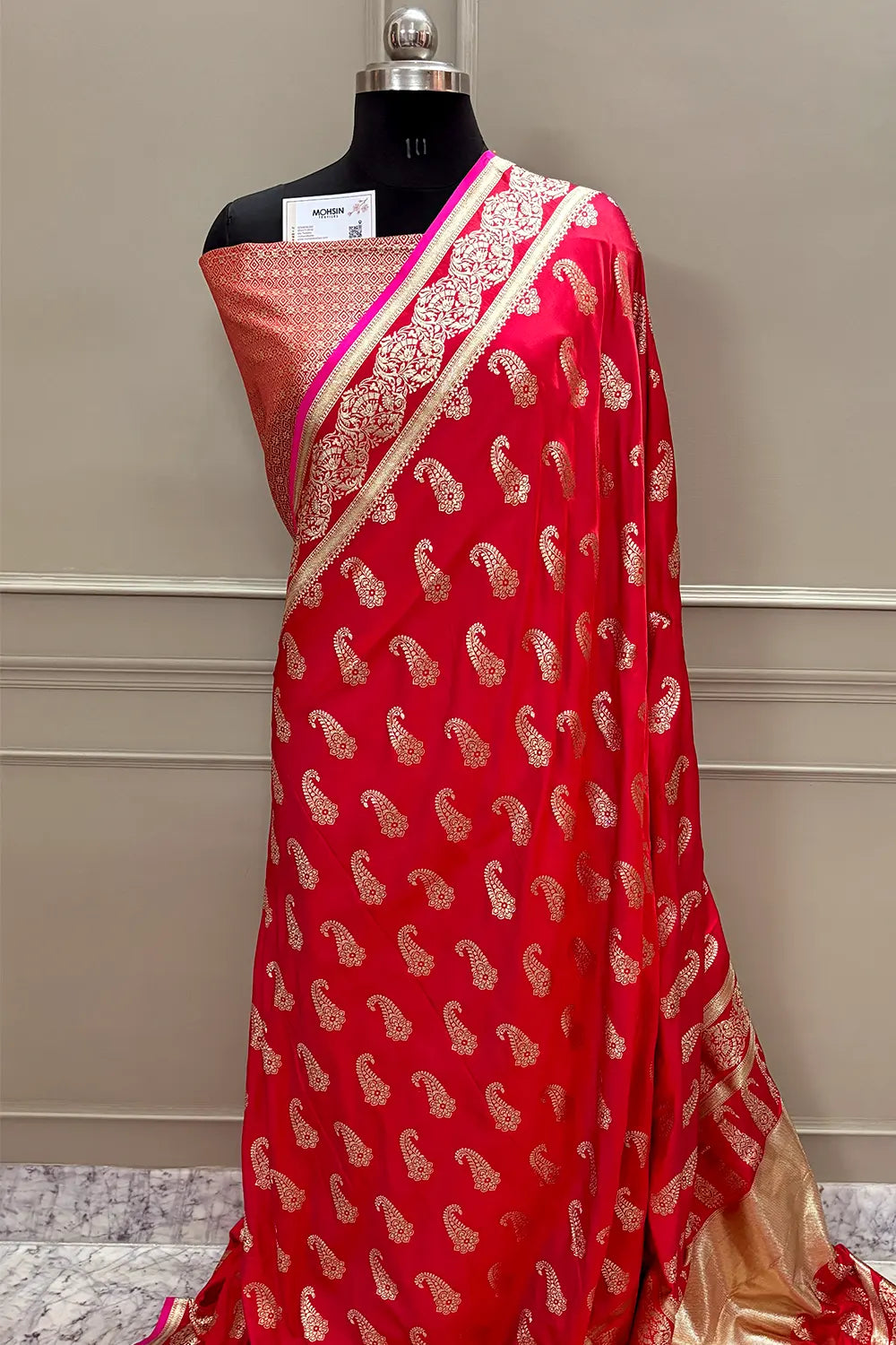 Red Unicorn Buti Katan Silk Banarasi Saree