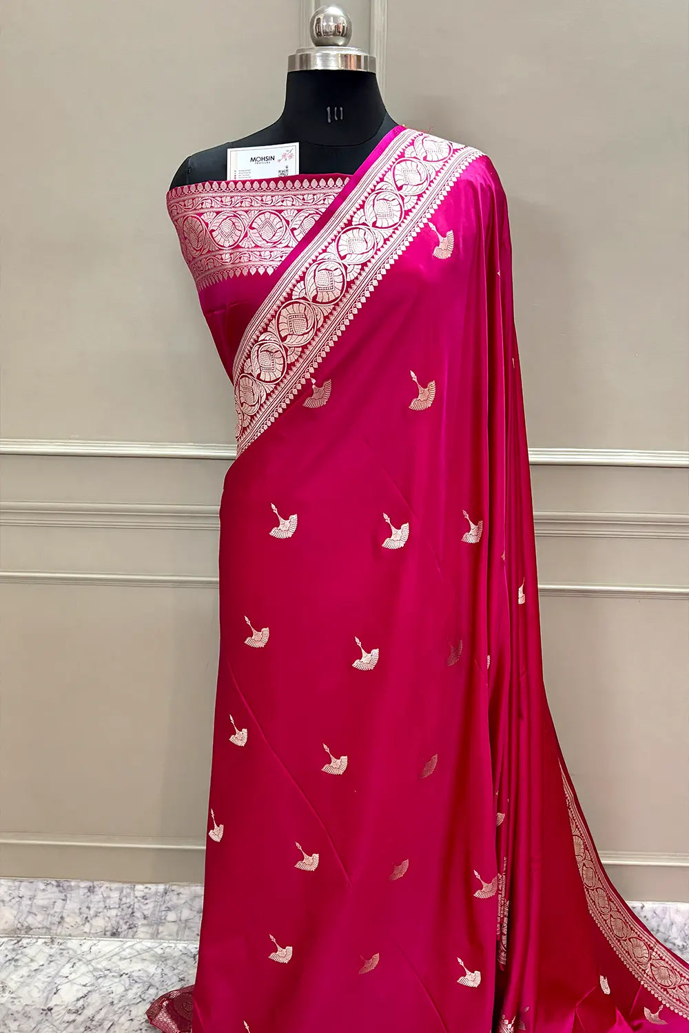 Pink Jellyfish Buti Katan Silk Banarasi Saree