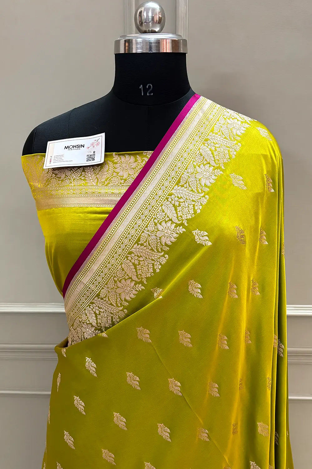 Mehendi Aatari Buti Katan Silk Banarasi Saree