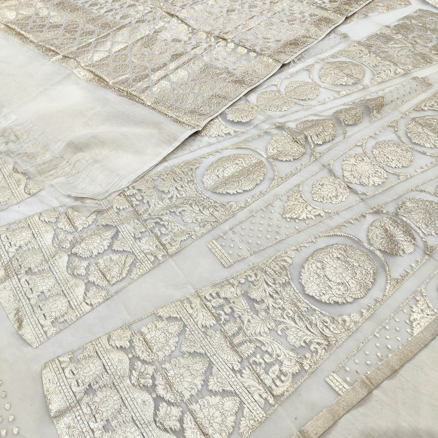 Dyeable 24 Kalli Organza Silk Banarasi Handloom Lahenga Design