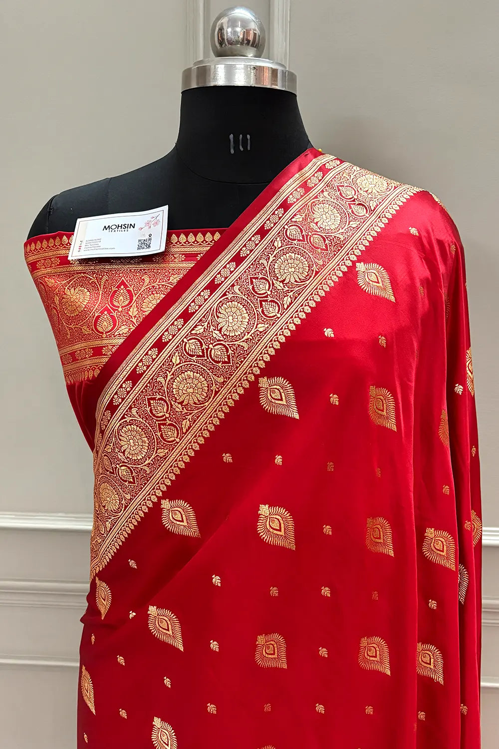 Red Queen Buti Katan Silk Banarasi Saree