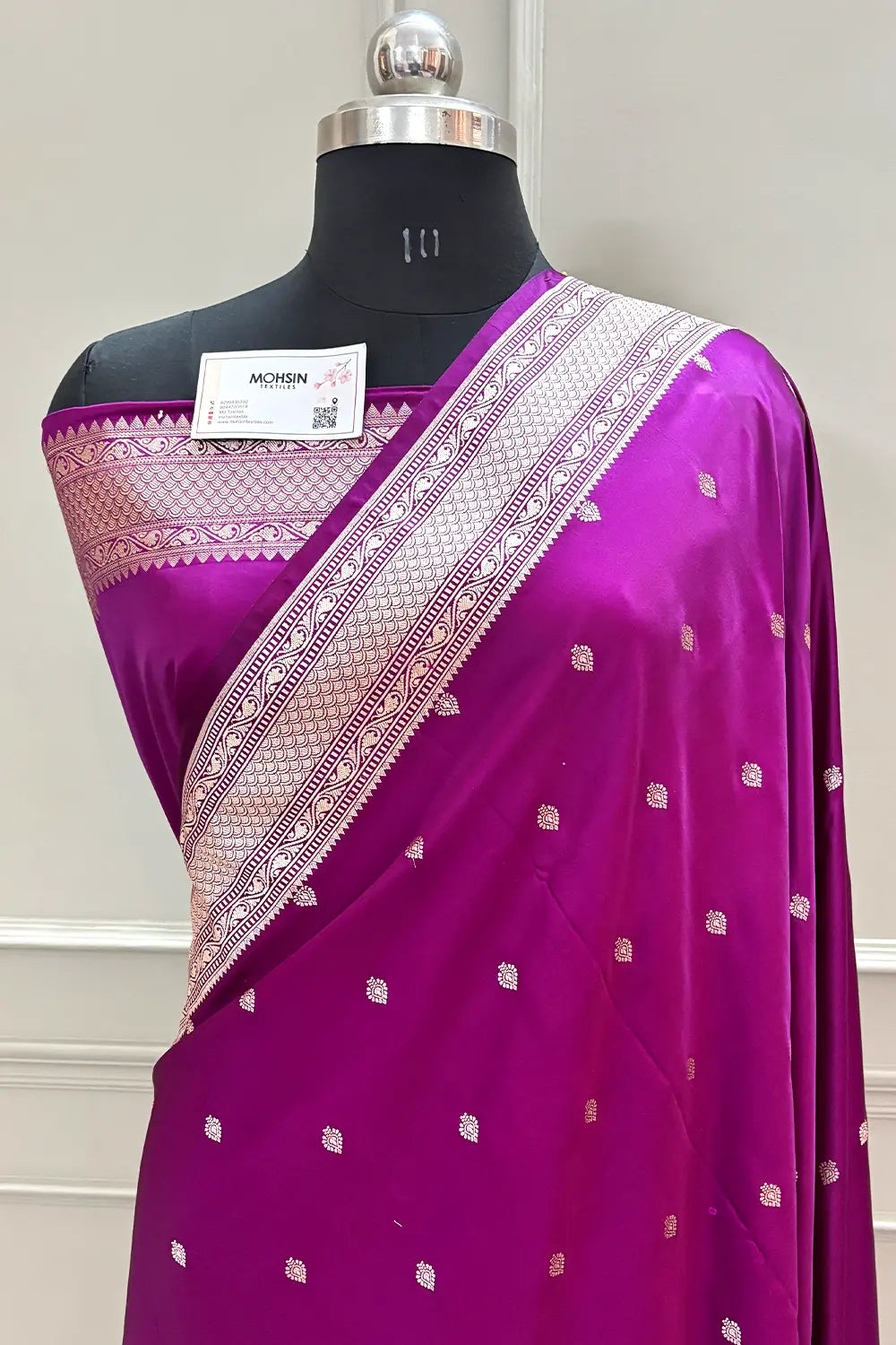 Magenta Wazir Buti Katan Silk Banarasi Saree