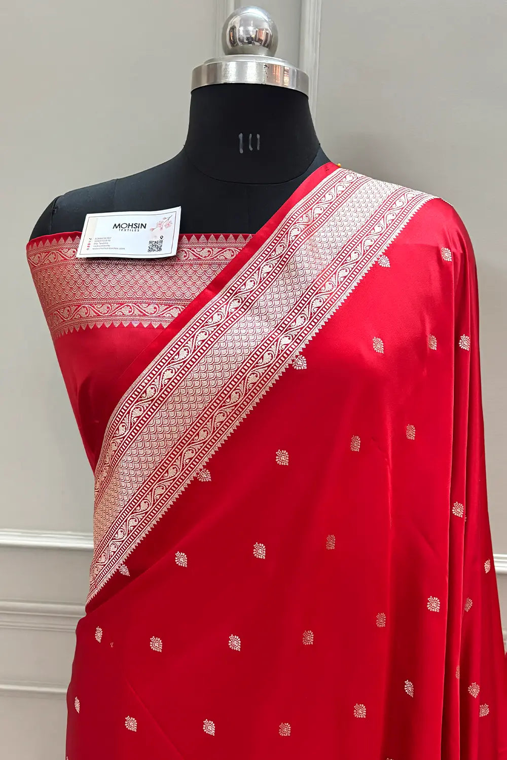 Red Wazir Buti Katan Silk Banarasi Saree