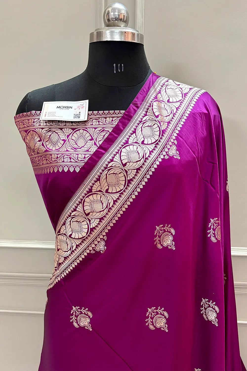 Magenta Kohinoor Buti Katan Silk Banarasi Saree