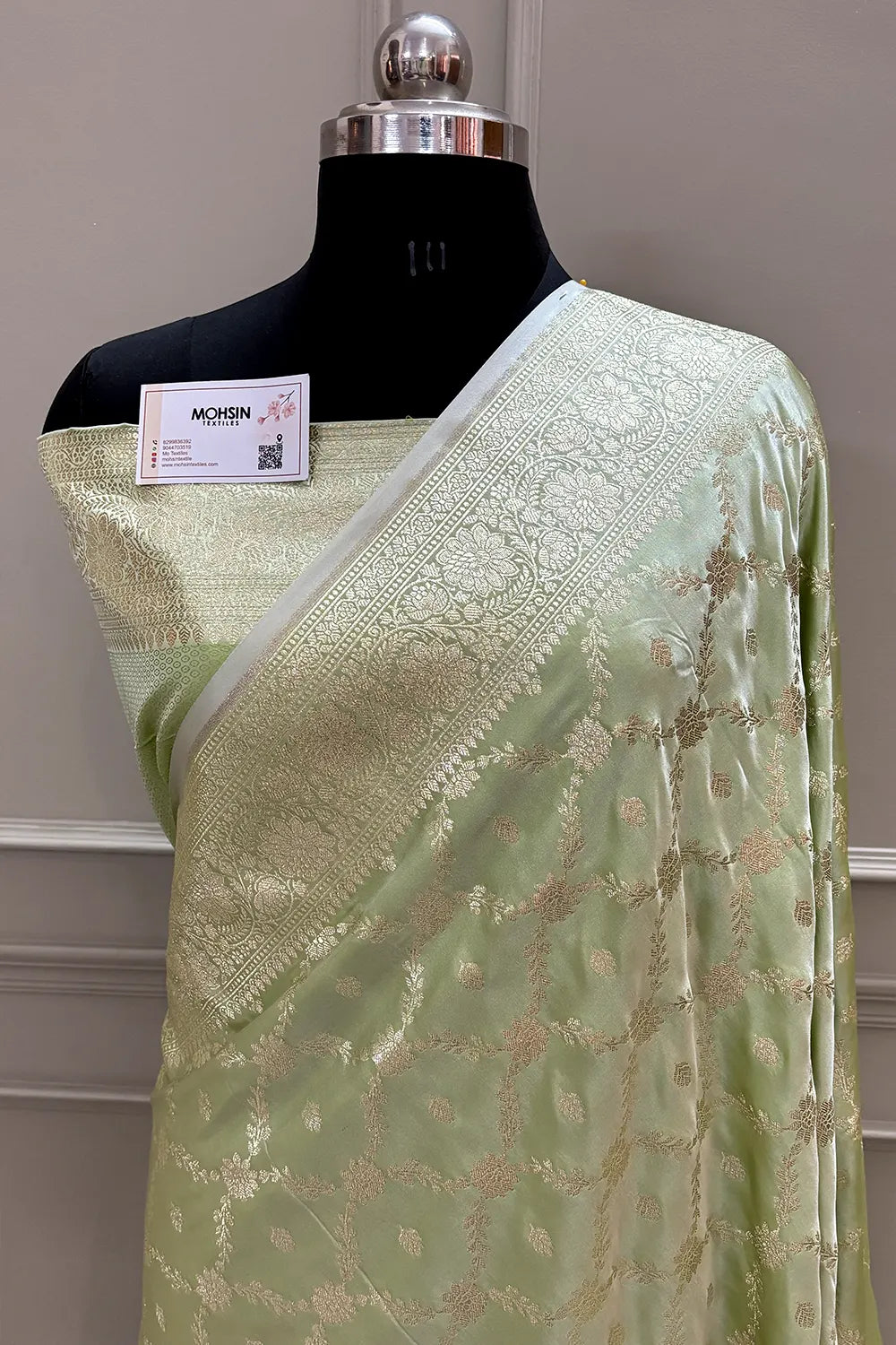 Pista Qaidi Buti Katan Silk Banarasi Saree