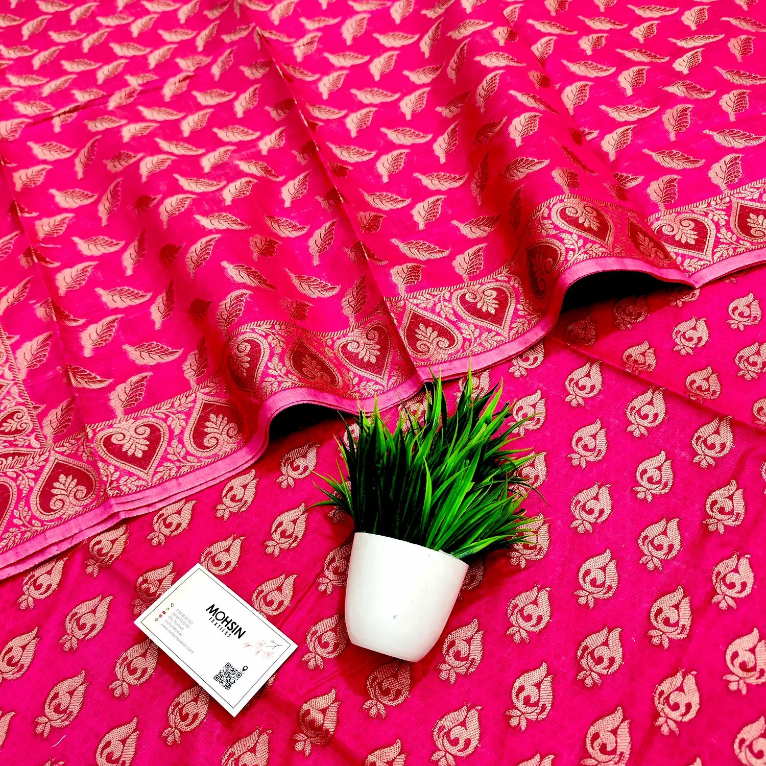 Pink Kacchi Carry Fire Cotton Banarasi Suit