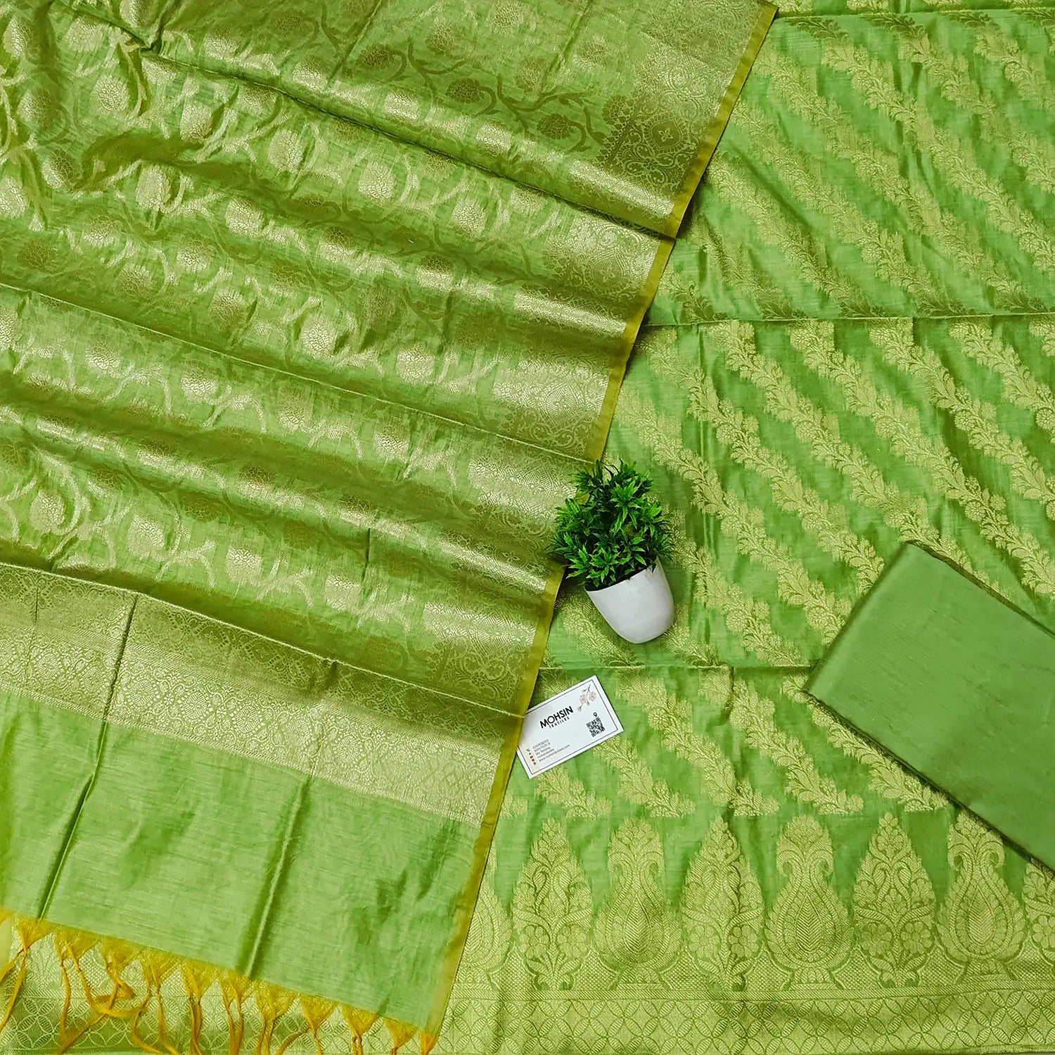 Pista Kalgha Laheriya Banarasi Silk Suit