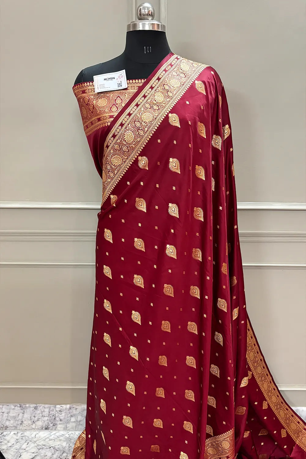 Maroon Queen Buti Katan Silk Banarasi Saree