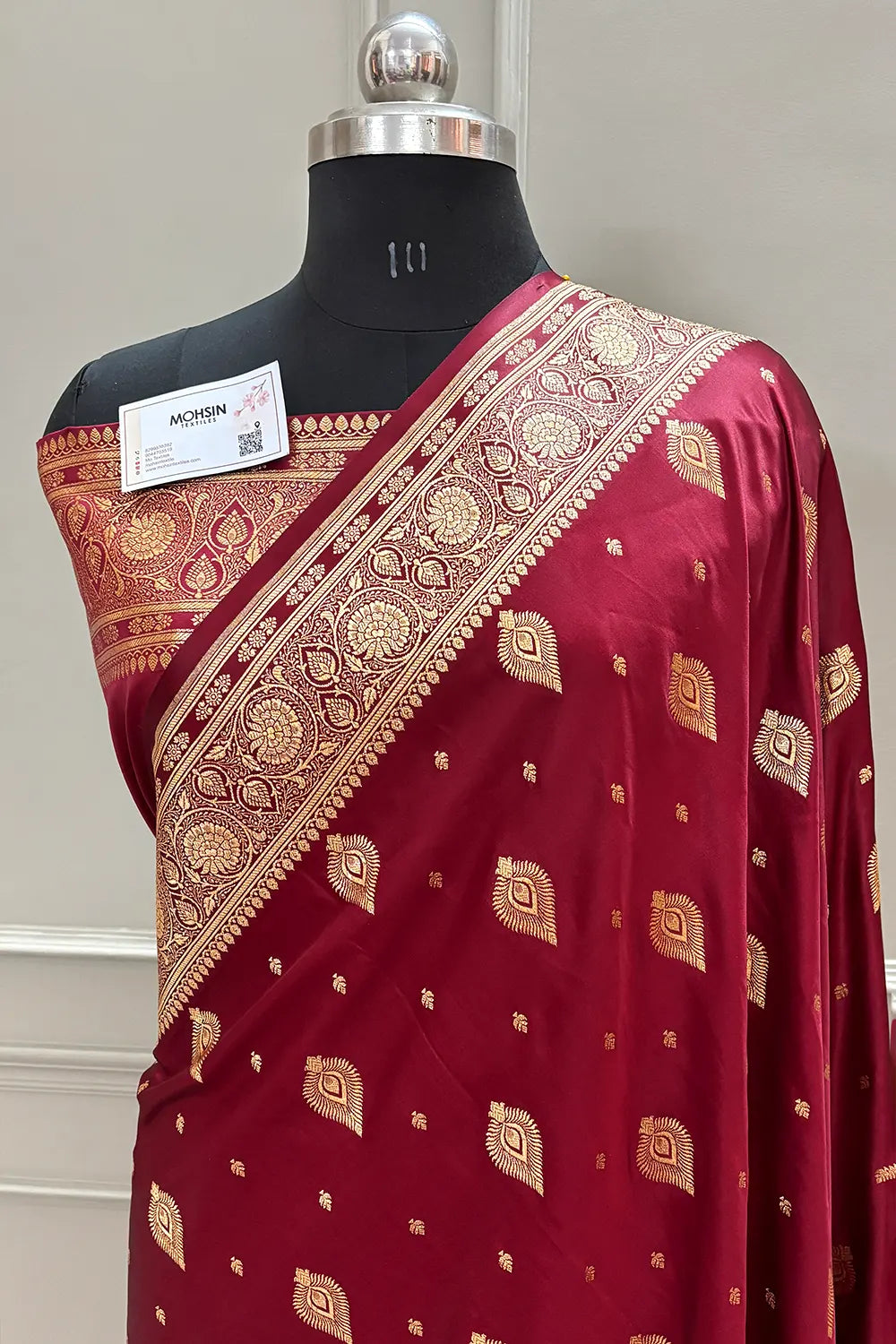 Maroon Queen Buti Katan Silk Banarasi Saree