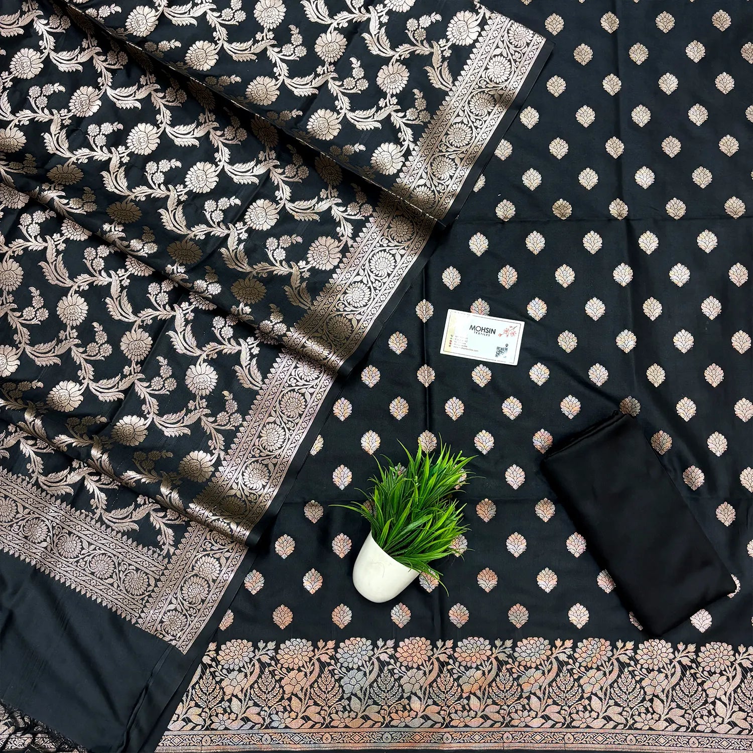 Black Kiyari Semi Katan Silk Banarasi