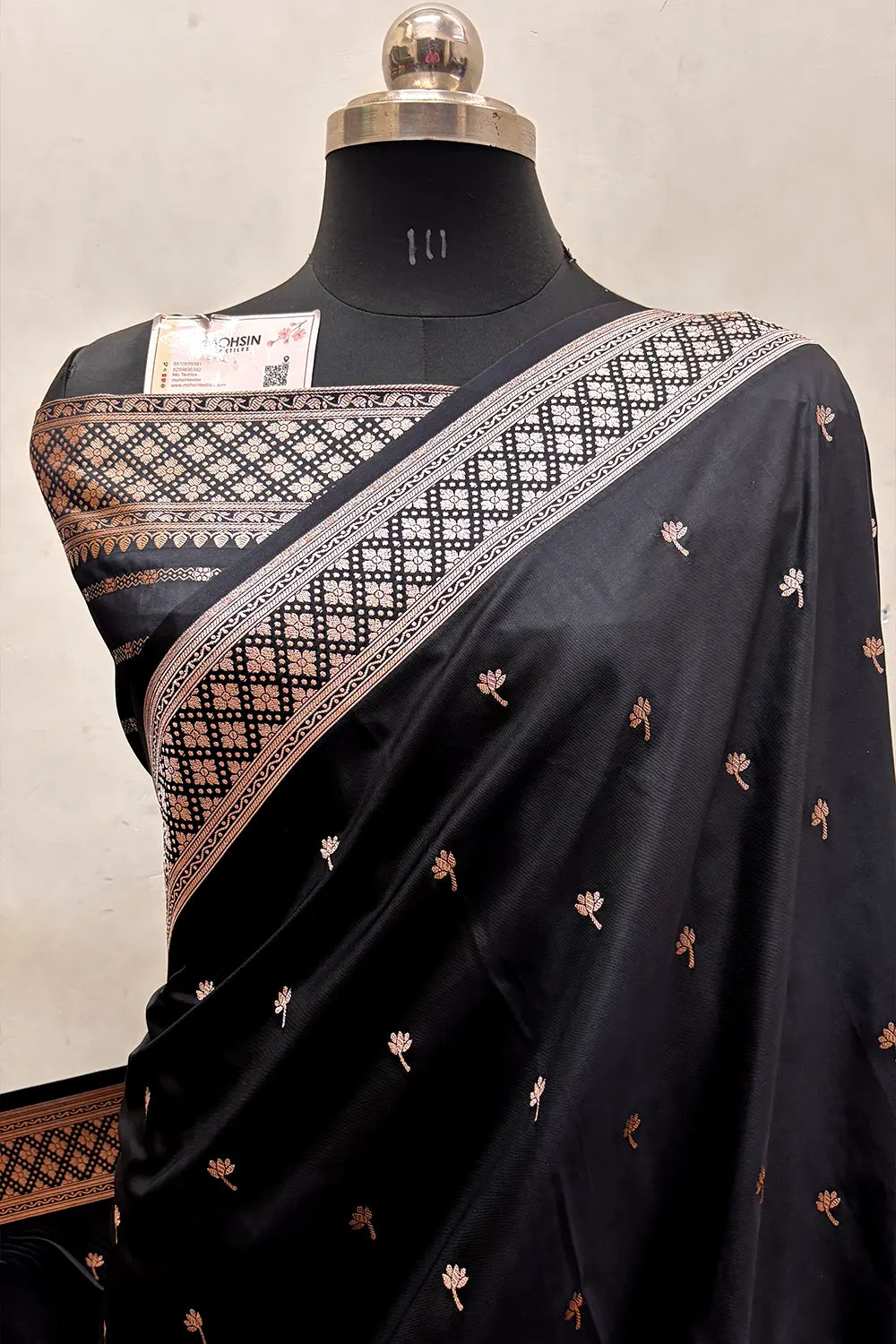 Black Vice City Beach Katan Silk Banarasi Saree