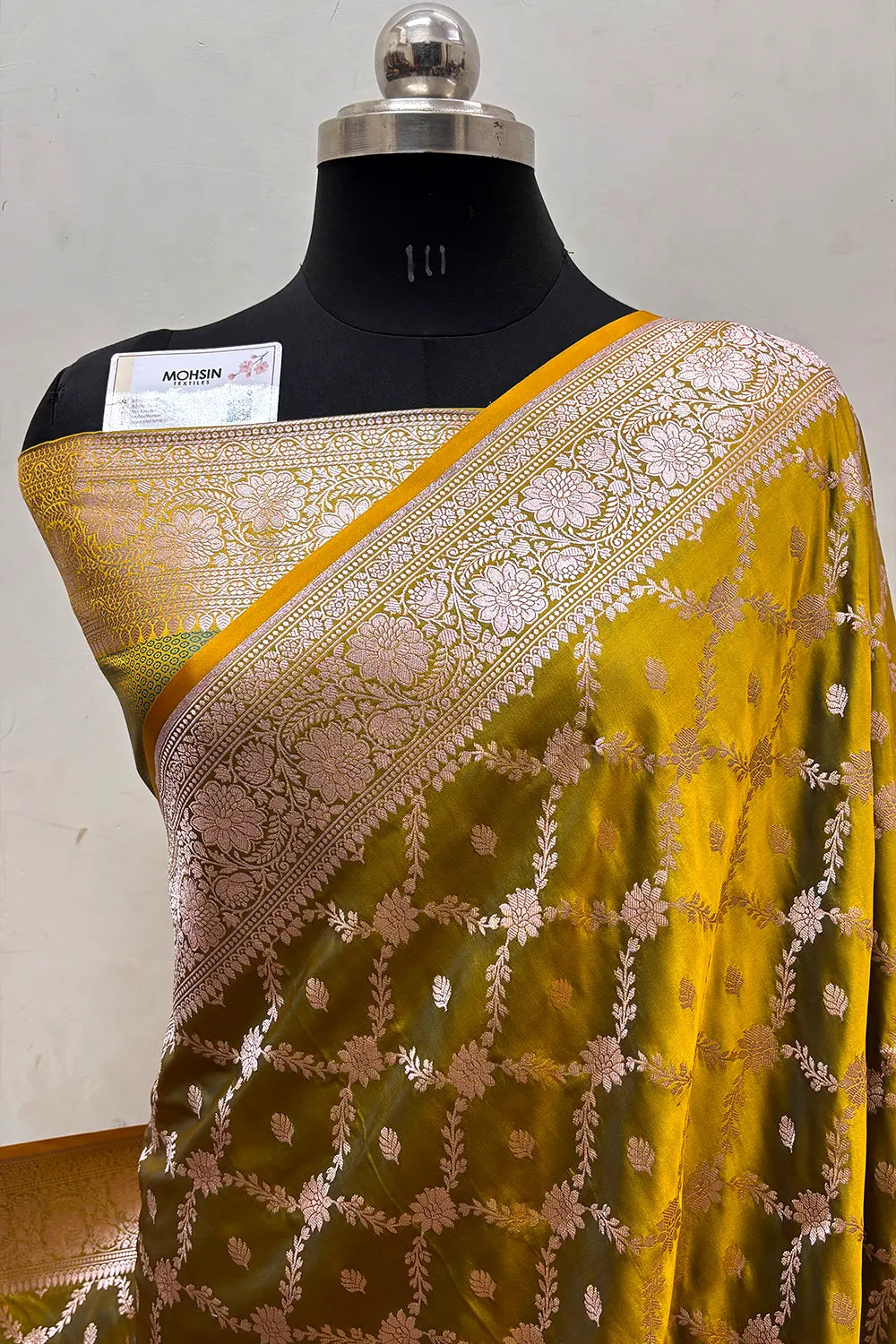 Dark Pista Qaidi Buti Katan Mashru Silk Banarasi Saree