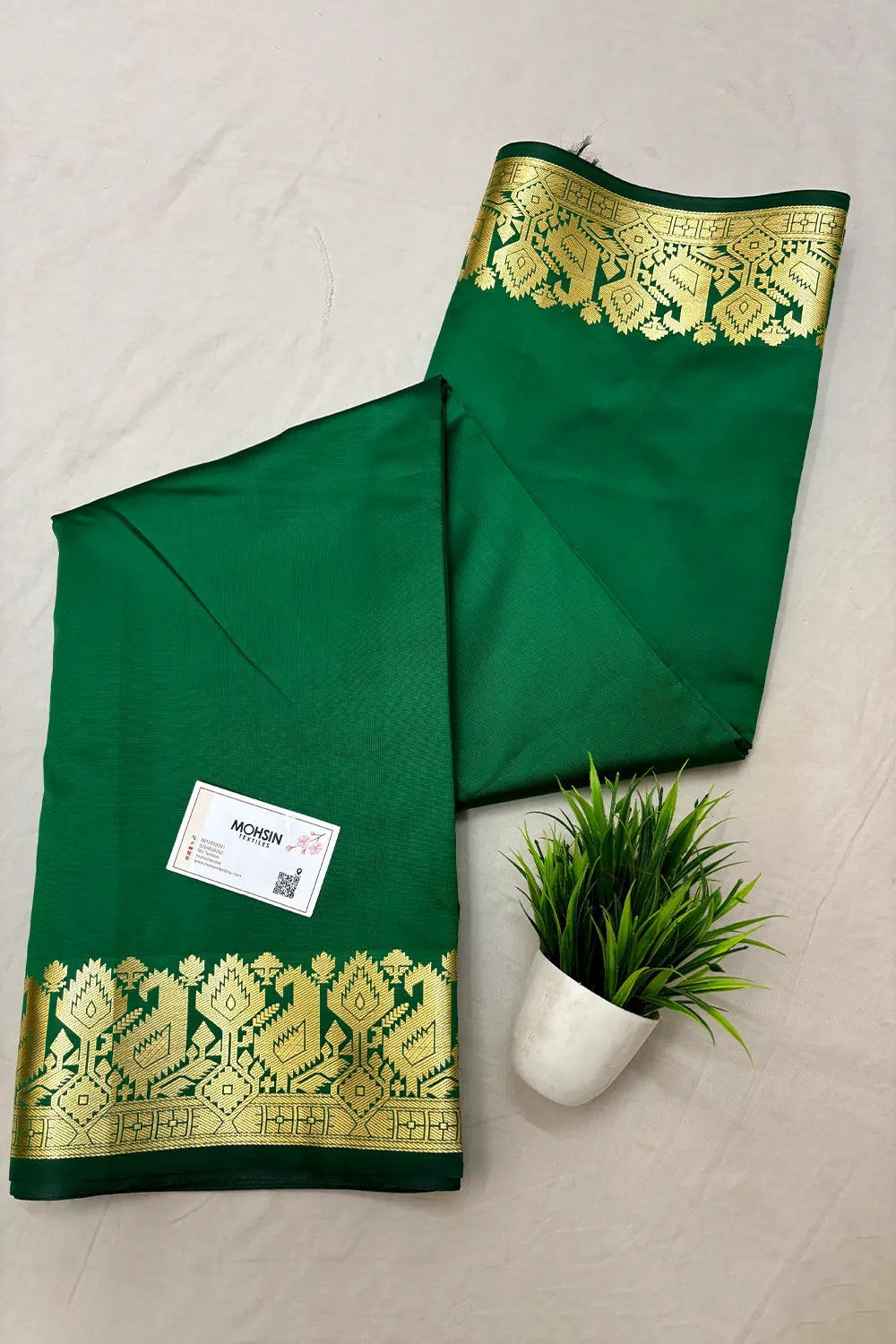 Green Plain Semi Katan Silk Banarasi Saree