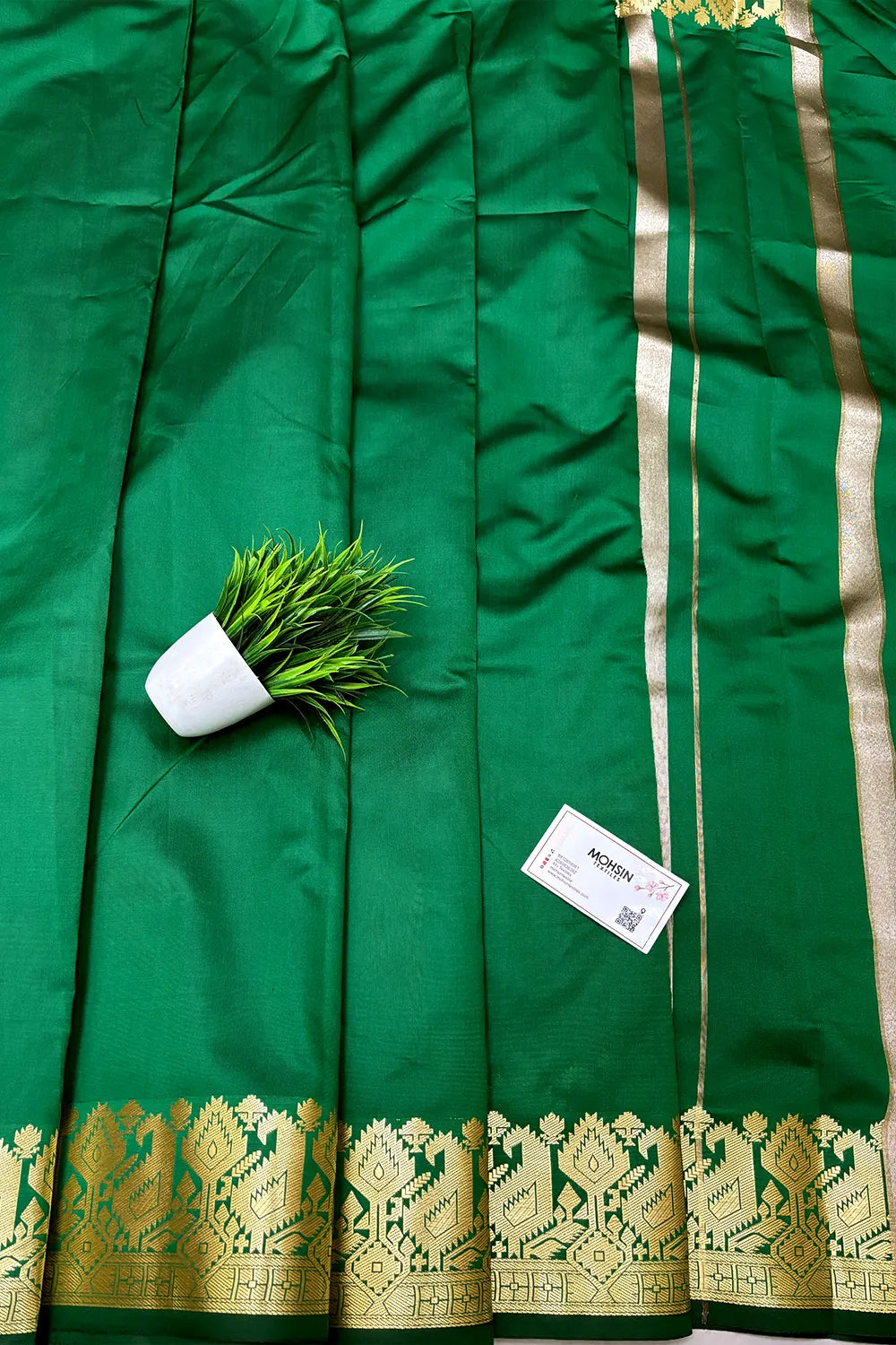 Green Plain Semi Katan Silk Banarasi Saree