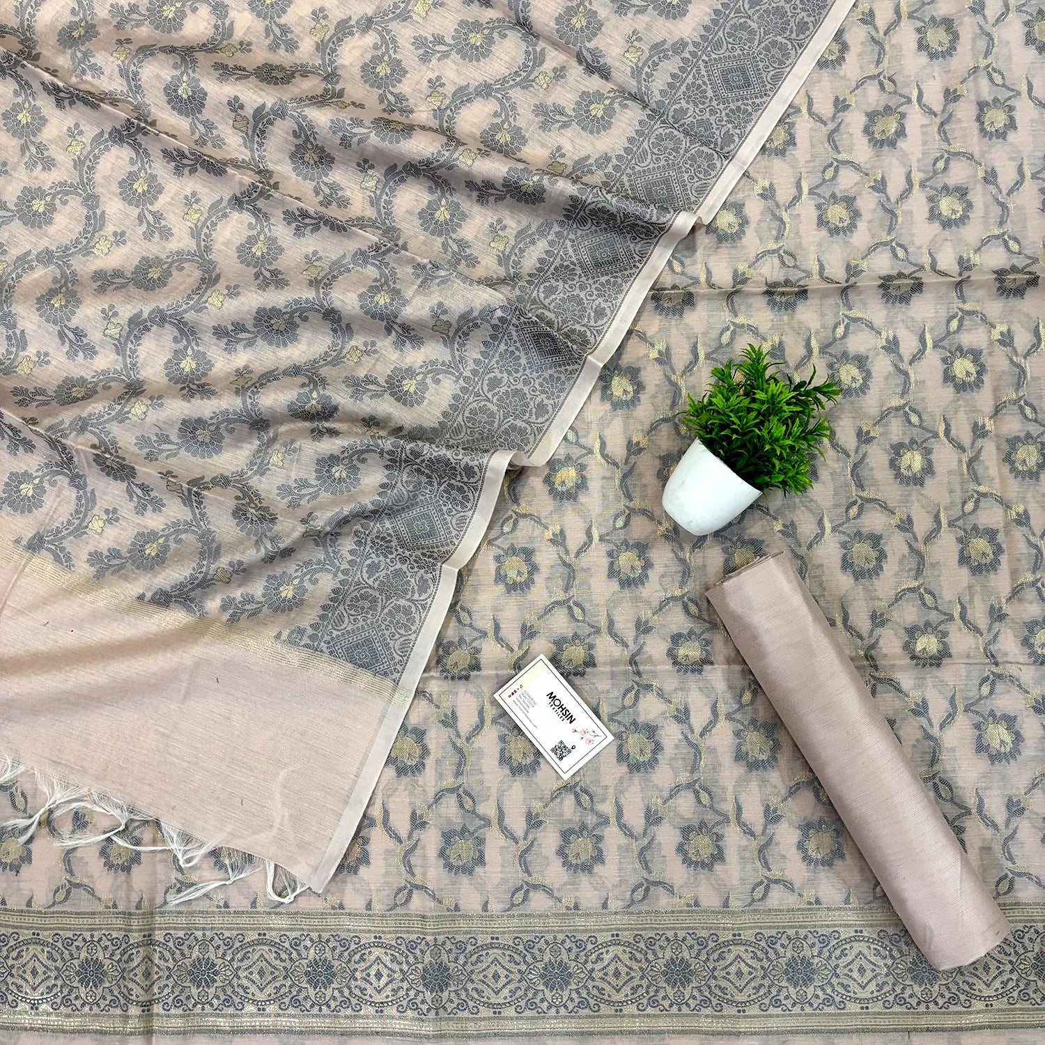 Onion Peach Resham Banarasi Silk Suit