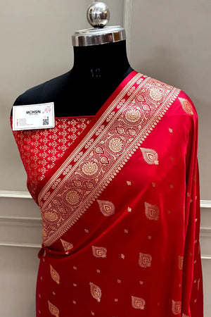 Pinkish Red Queen Buti Katan Silk Banarasi Saree