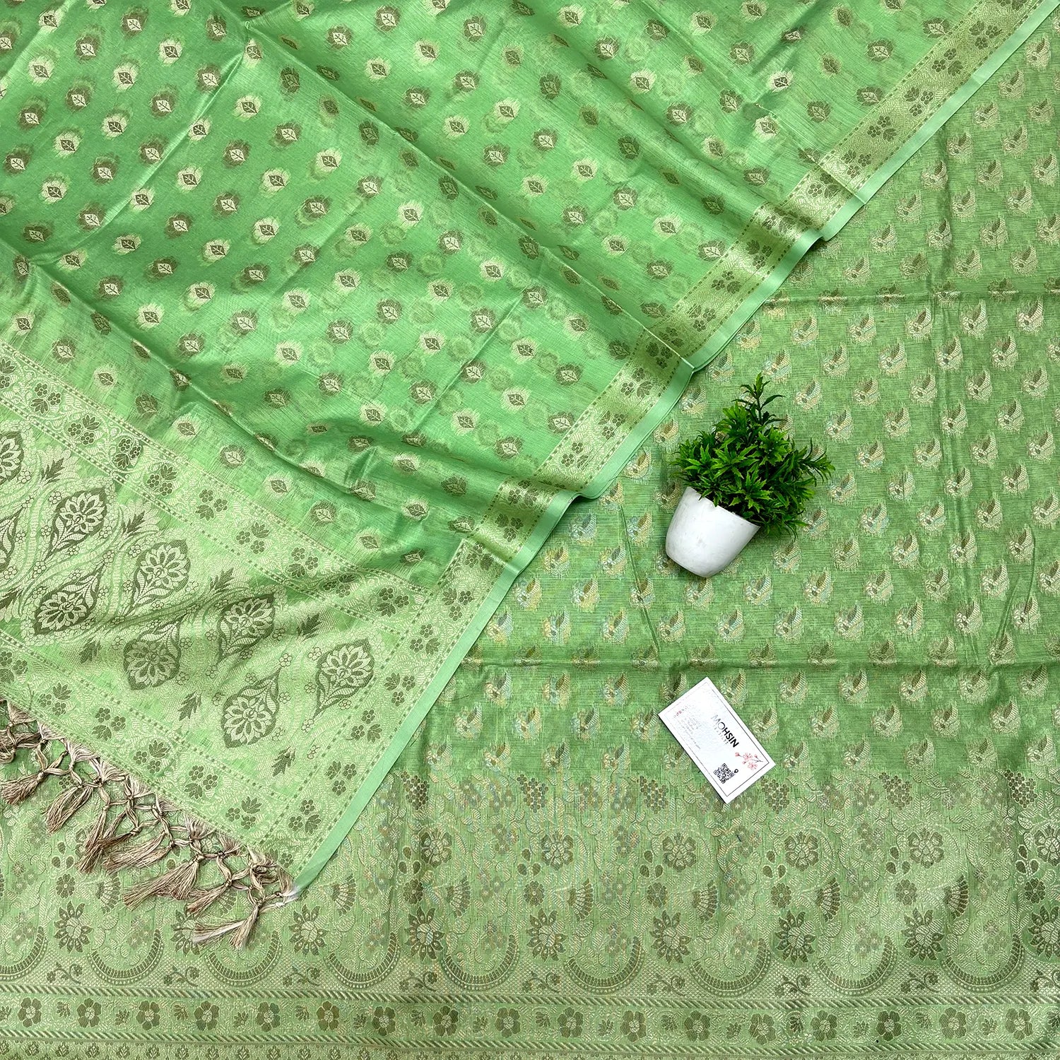 Pista Angoori Kalli Cotton Silk Banarasi Suit