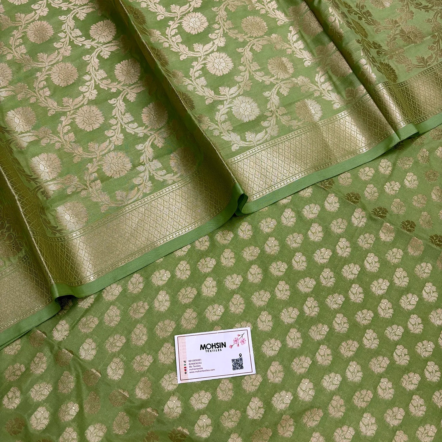 Pista Guldaan Fool Katan Silk Banarasi Suit