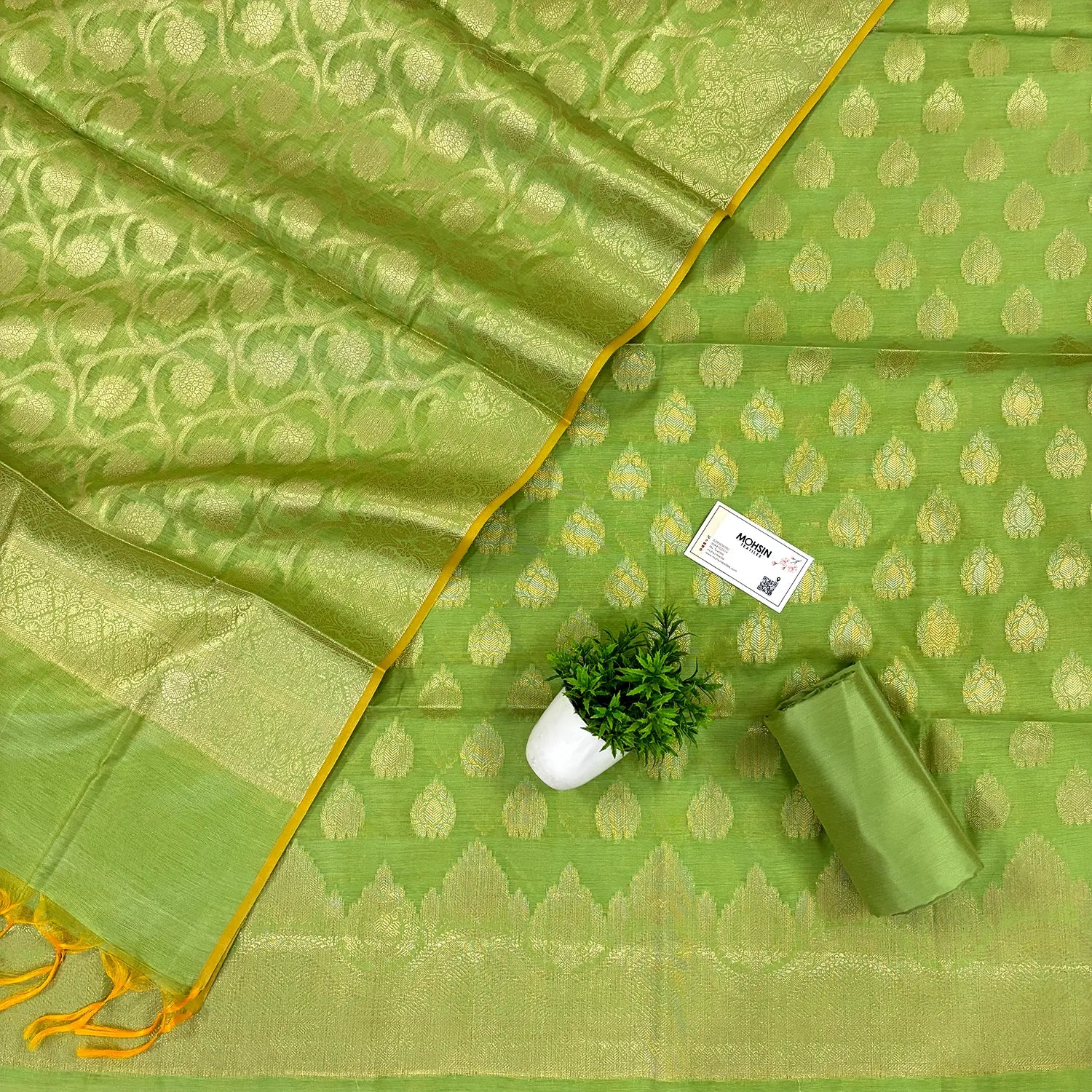 Pista Uggi Dhan Buti Banarasi Silk Suit