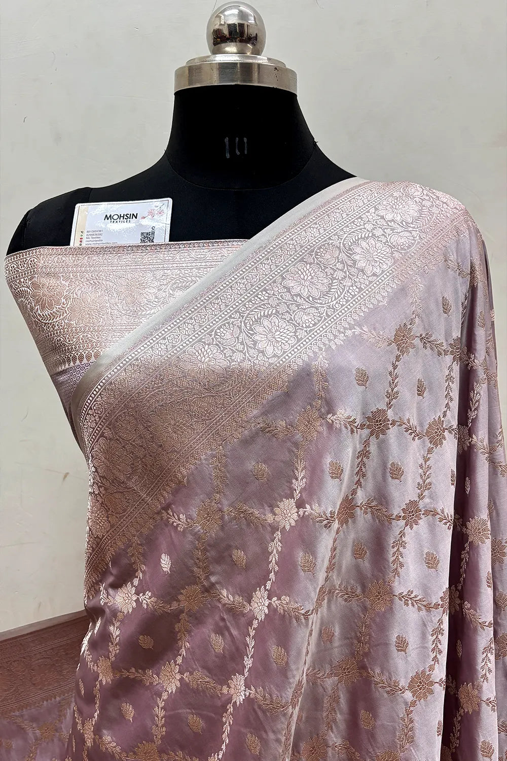 Silver Grey Qaidi Buti Katan Mashru Silk Banarasi Saree