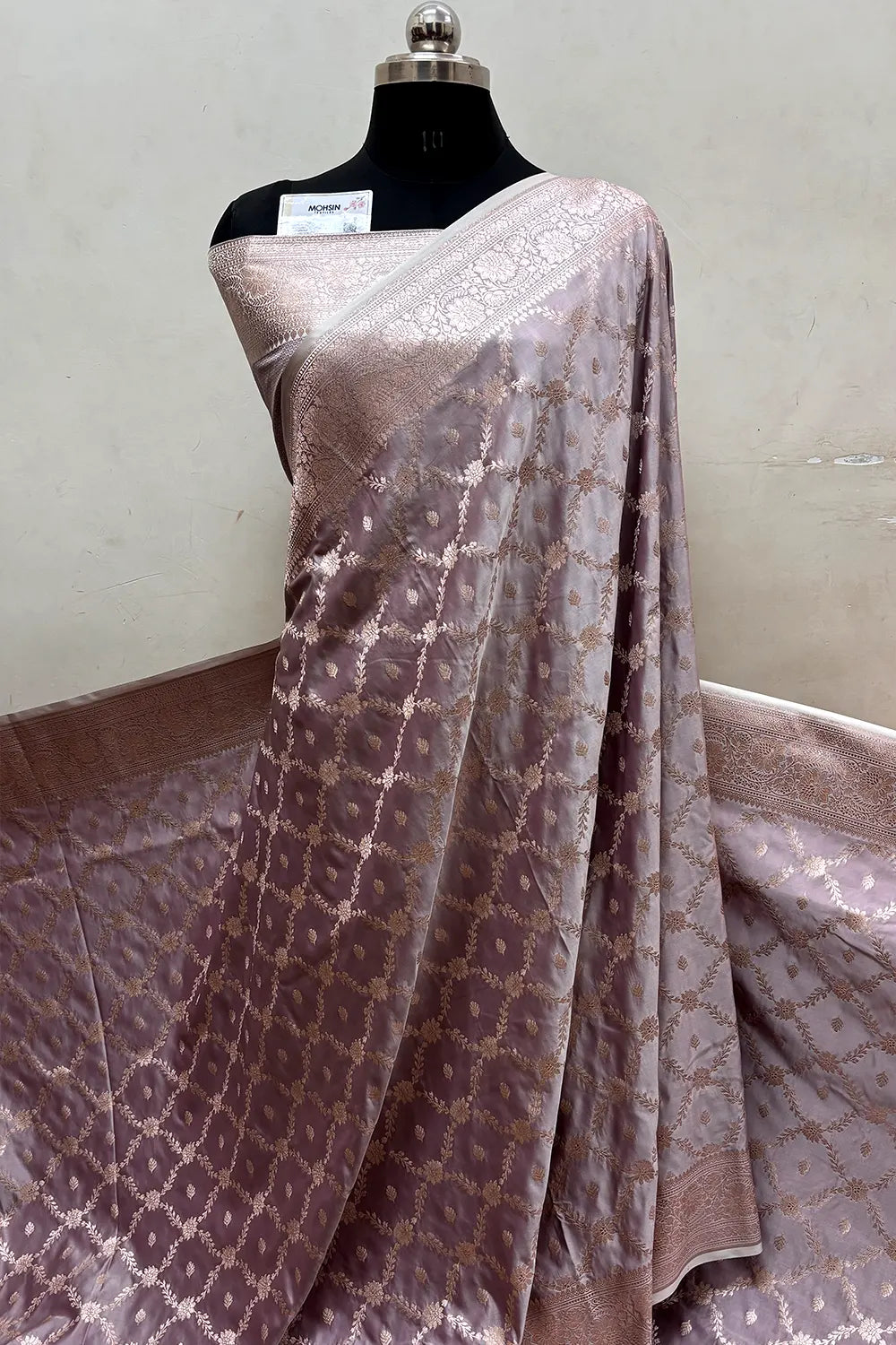 Silver Grey Qaidi Buti Katan Mashru Silk Banarasi Saree
