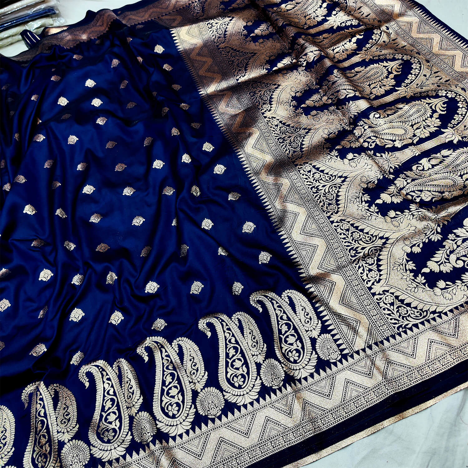 Buy Navy Blue silk Banarasi saree with orange blouse Online -  SREV2112|Appelle Fashion