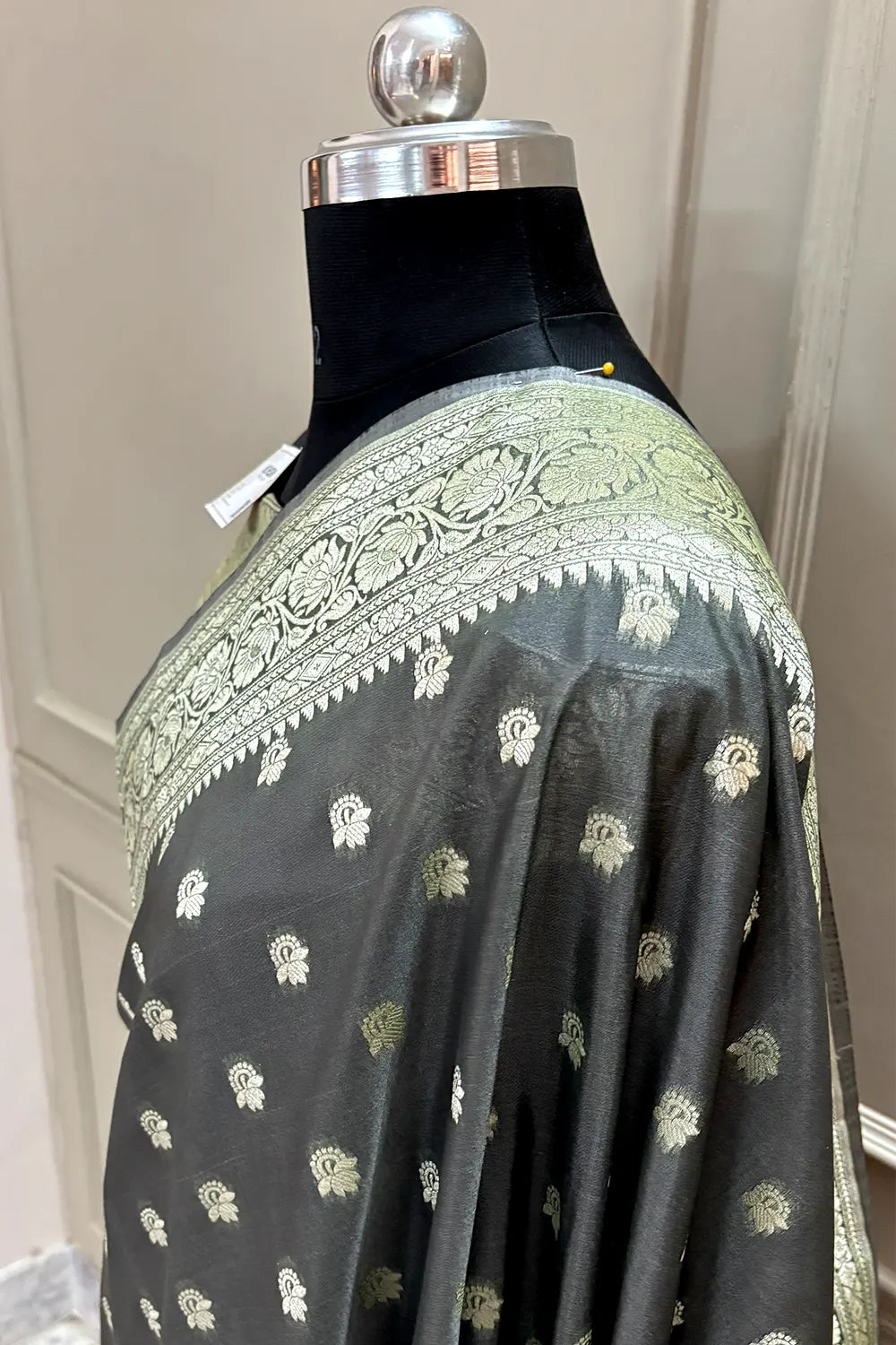 Dark Grey Ghonga Buti Katan Silk Banarasi Saree