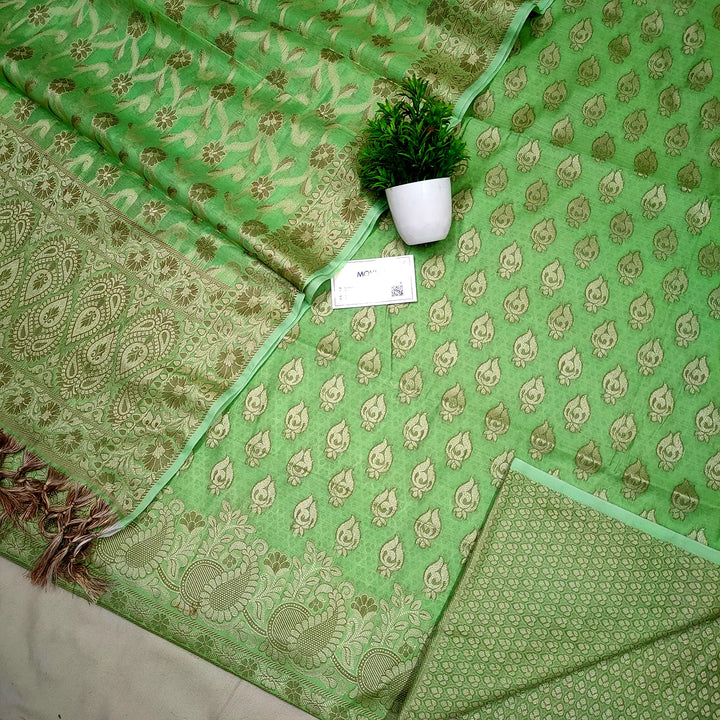 Pista Kacchi Carry Fire Cotton Banarasi Suit