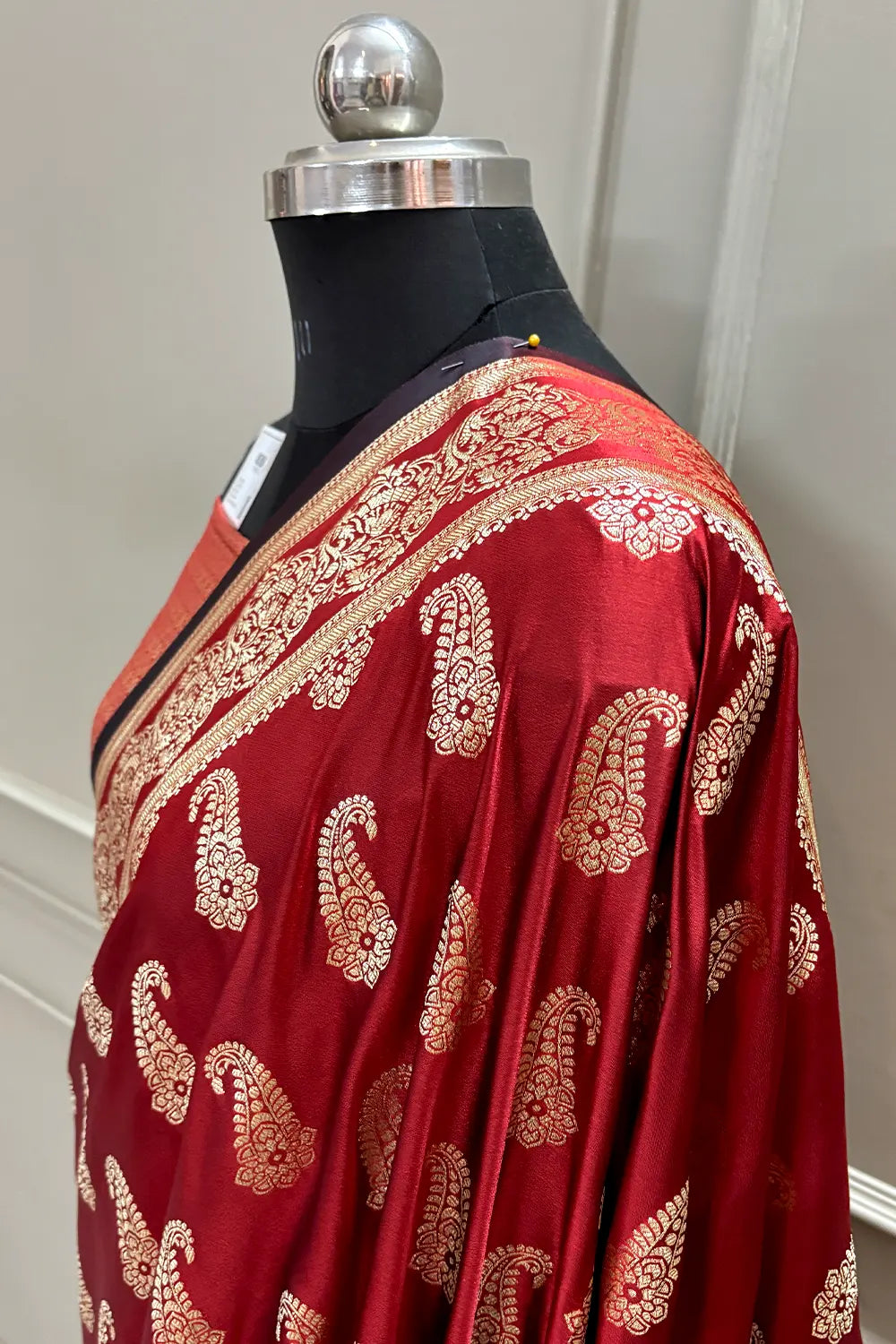 Maroon Unicorn Buti Katan Silk Banarasi Saree
