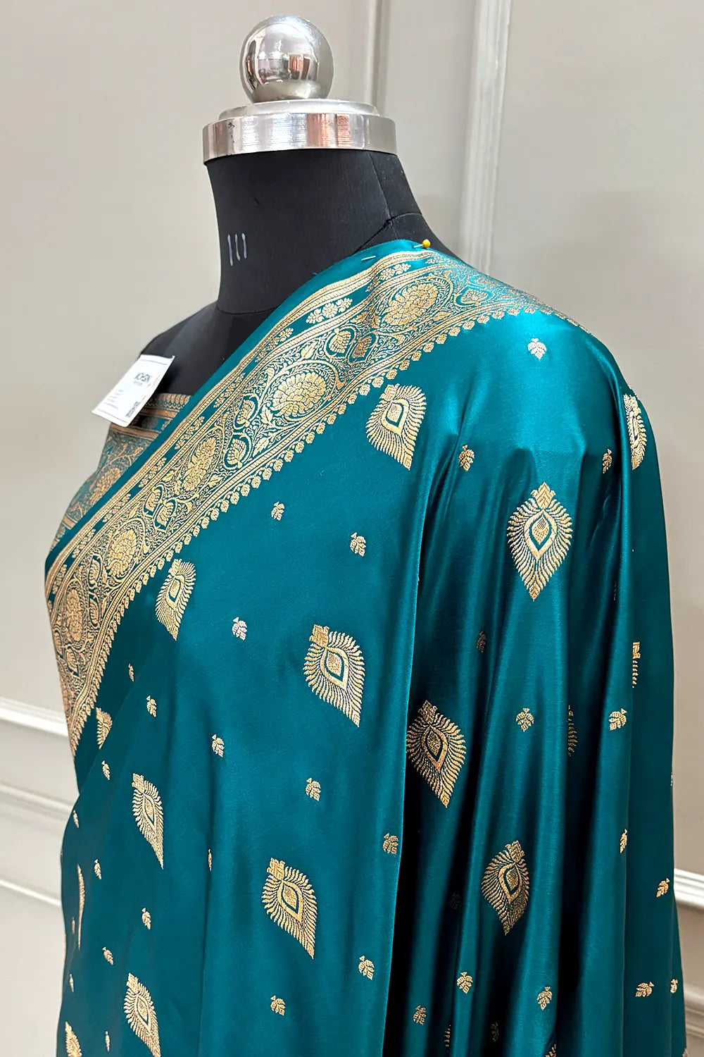 Teal Queen Buti Katan Silk Banarasi Saree