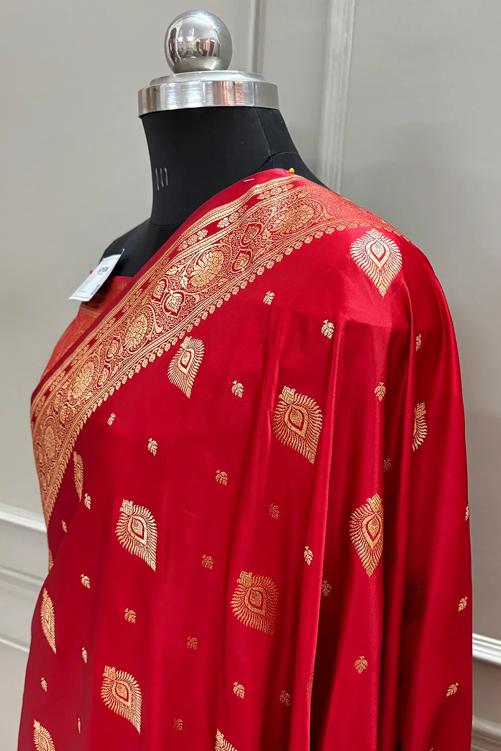 Red Queen Buti Katan Silk Banarasi Saree