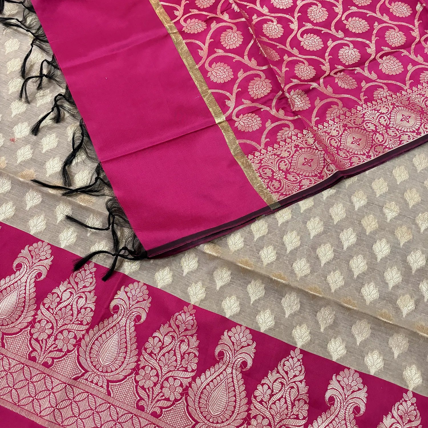 Beige and Pink Kalgha Patta Banarasi Silk Suit