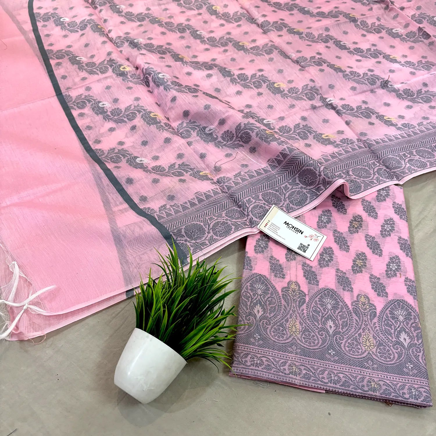 Pink Resham Zari Banarasi Silk Suit