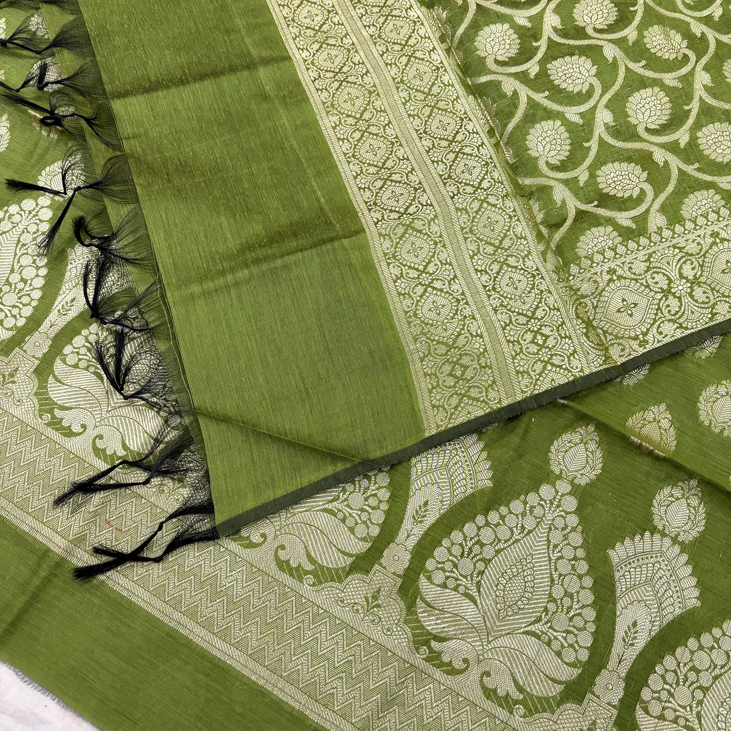 Mehendi Ikka Buti Banarasi Silk Suit