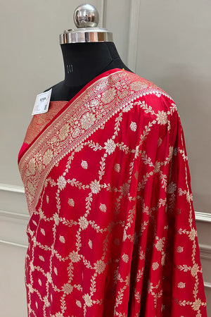Pinkish Red Qaidi Buti Katan Silk Banarasi Saree