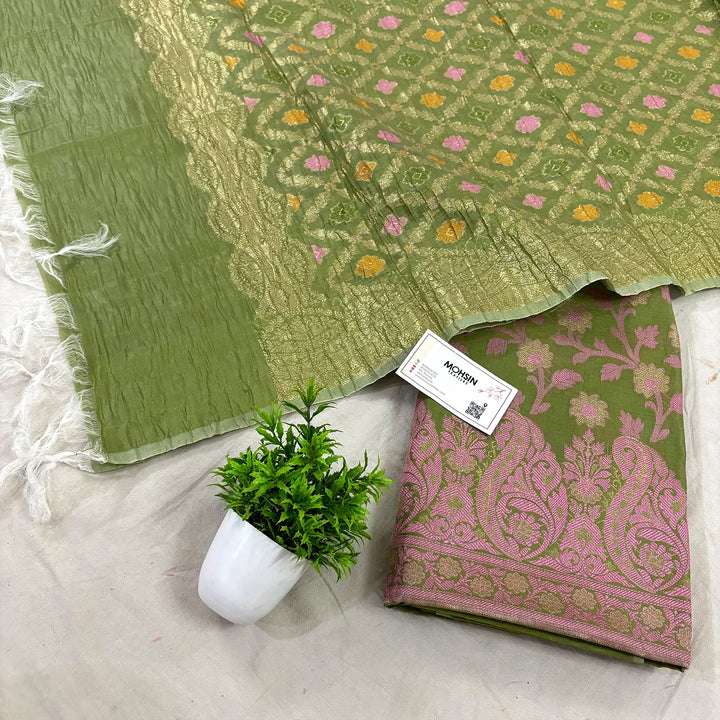 Mehendi Pakki Jaal Crush Cotton Silk Banarasi Suit