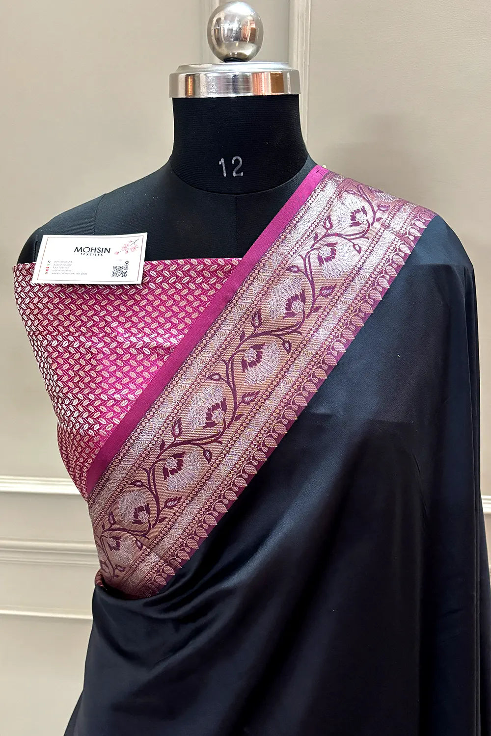 Black and Pink Plain Banarasi Silk Saree
