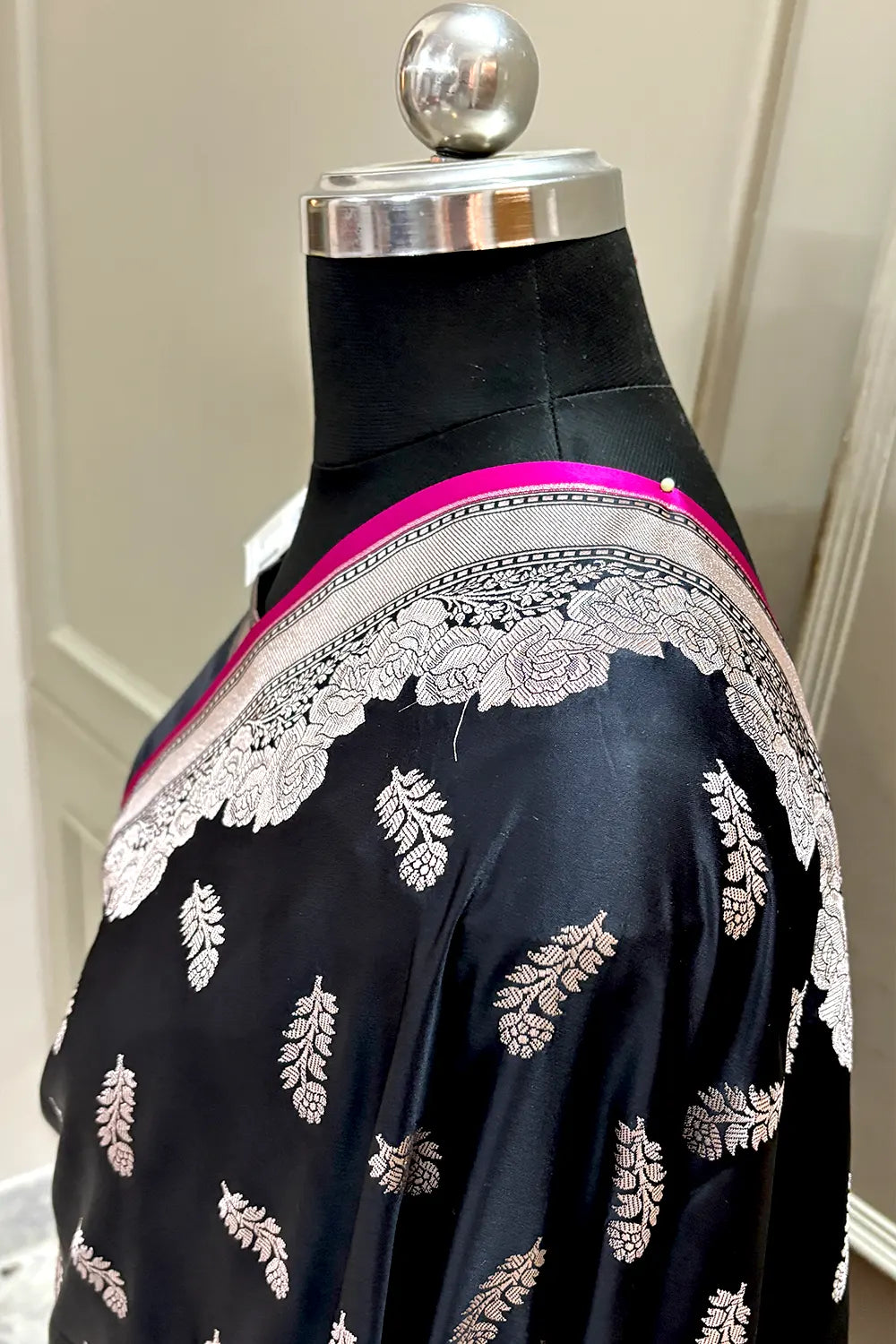 Black Kanak Buti Katan Silk Banarasi Saree