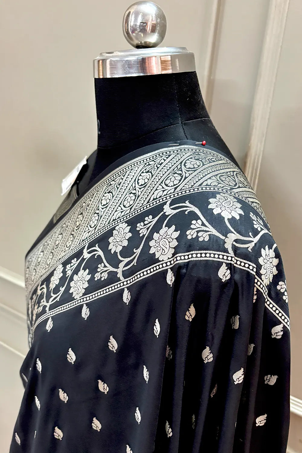 Black Mahinki Buti Katan Silk Banarasi Saree