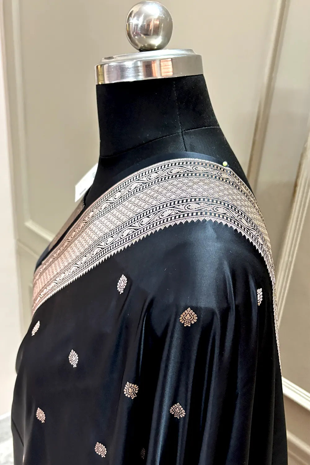 Black Wazir Buti Katan Silk Banarasi Saree