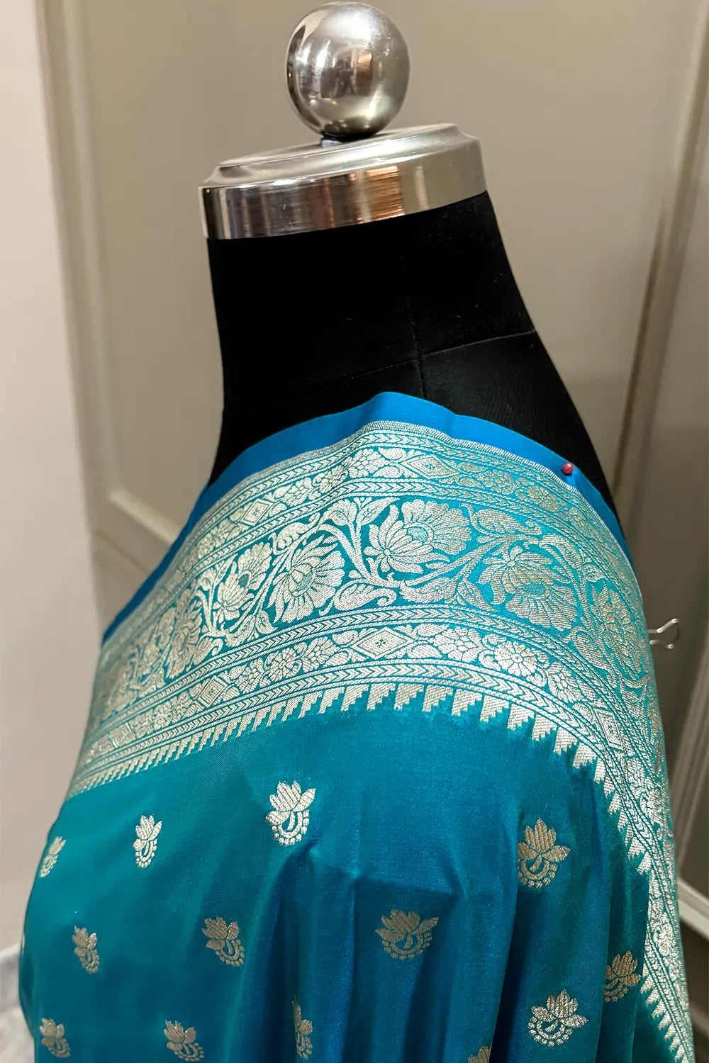 Dark Firozi Ghonga Buti Katan Silk Banarasi Saree