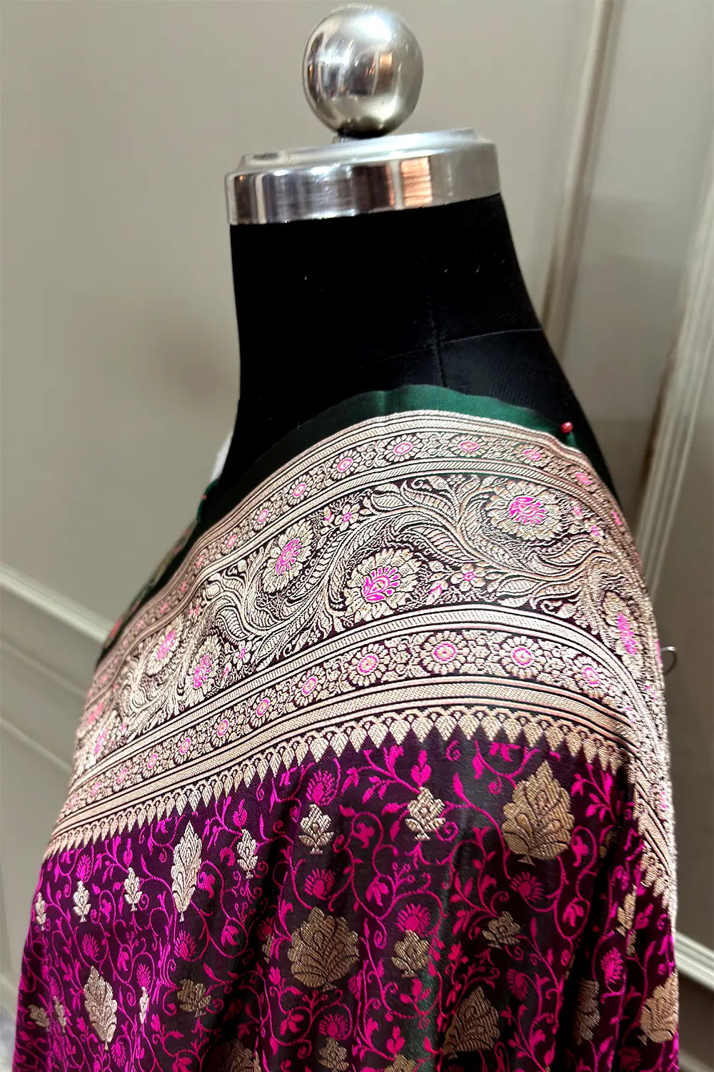 Dark Purple Chunni Munni Buti Katan Mashru Silk Banarasi Saree