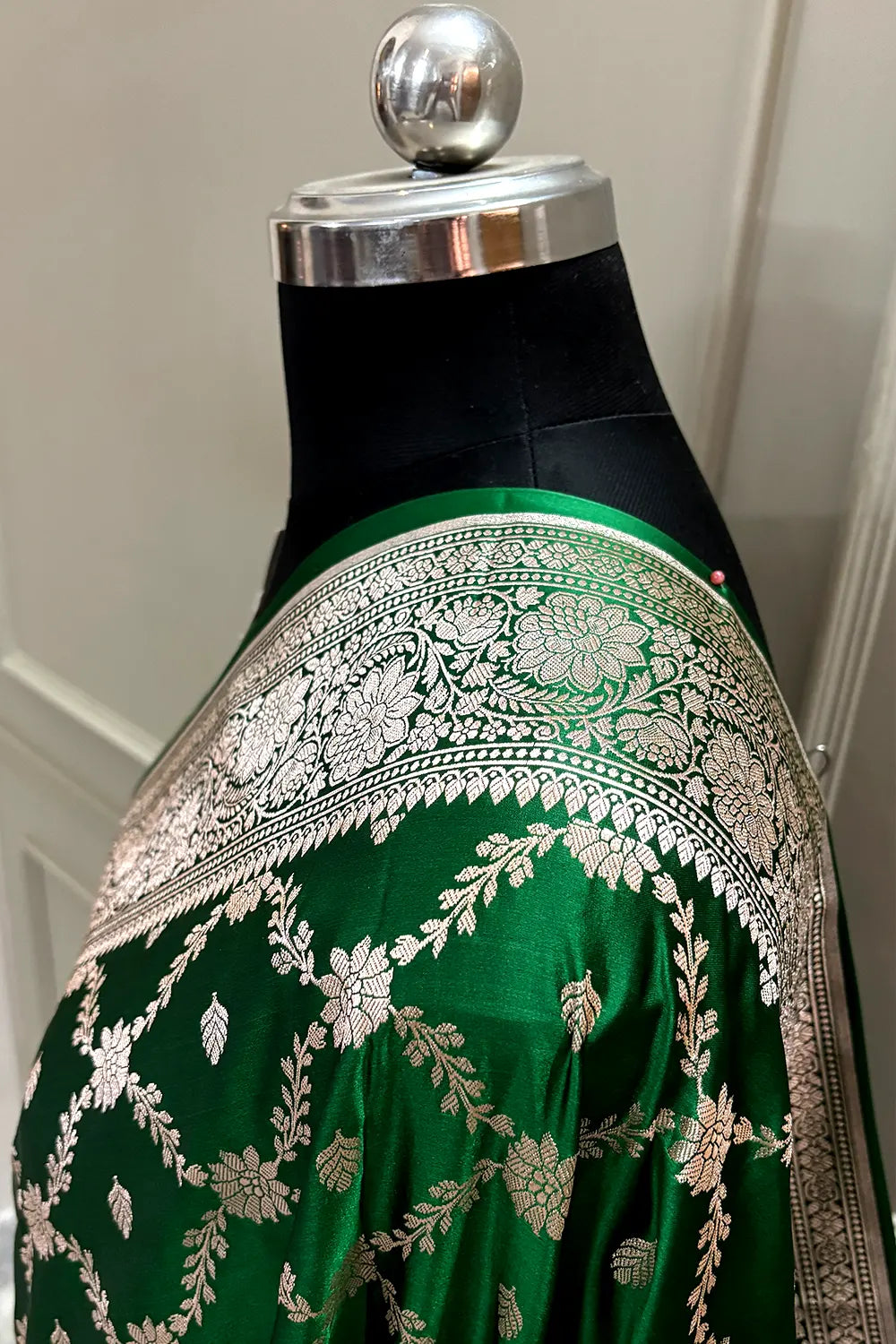 Green Qaidi Buti Katan Mashru Silk Banarasi Saree