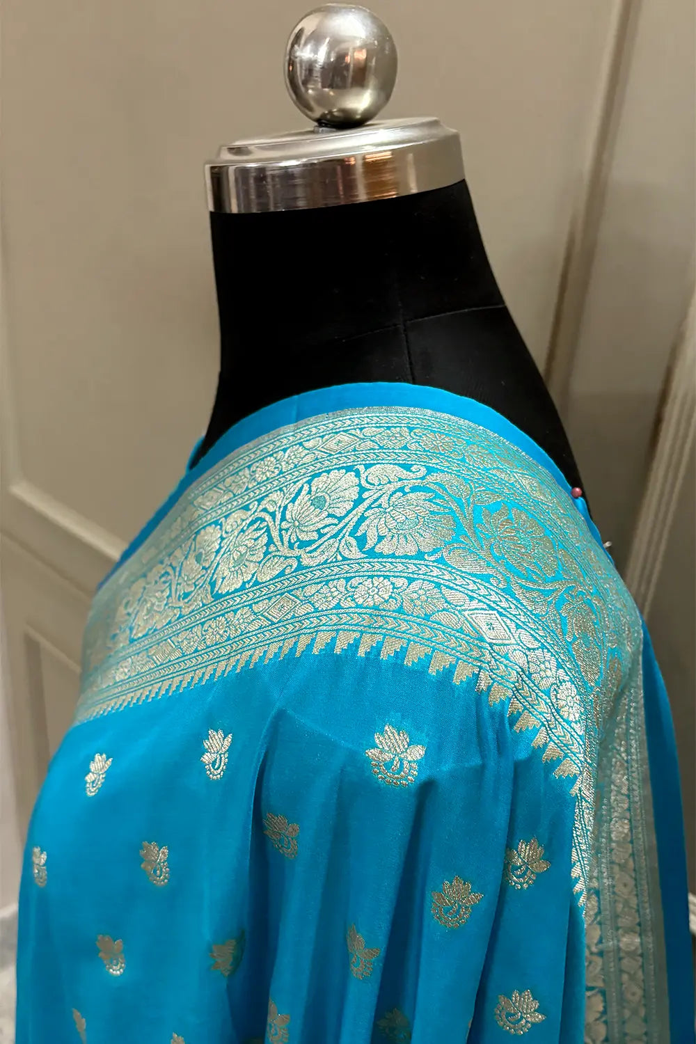 Light Firozi Ghonga Buti Katan Silk Banarasi Saree