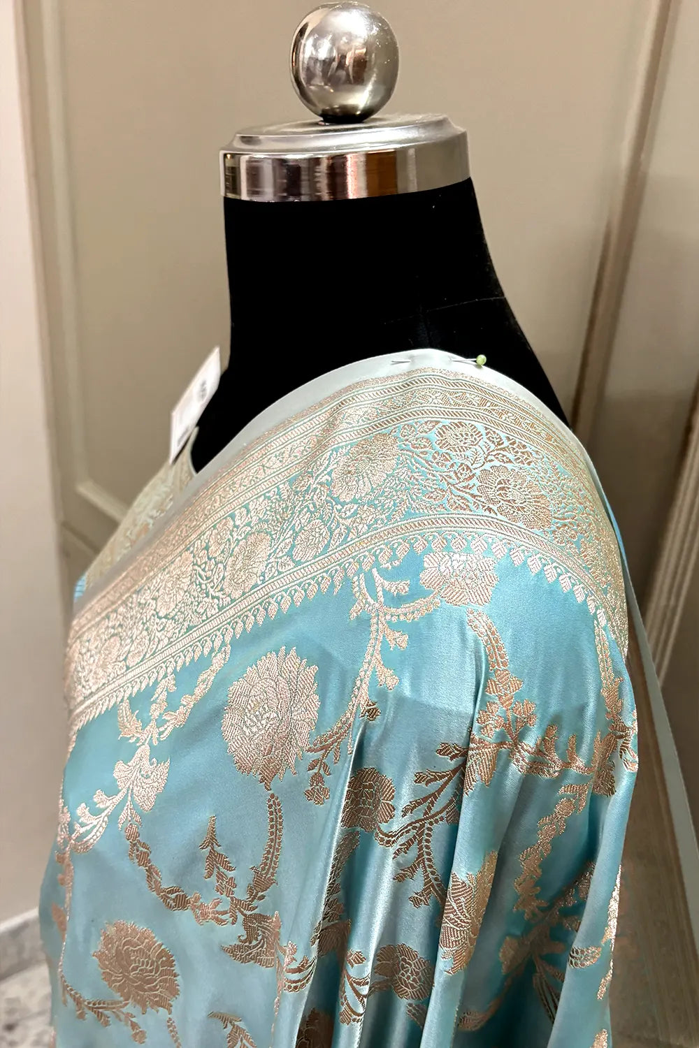 Light Firozi Laabela Jaal Katan Silk Banarasi Saree