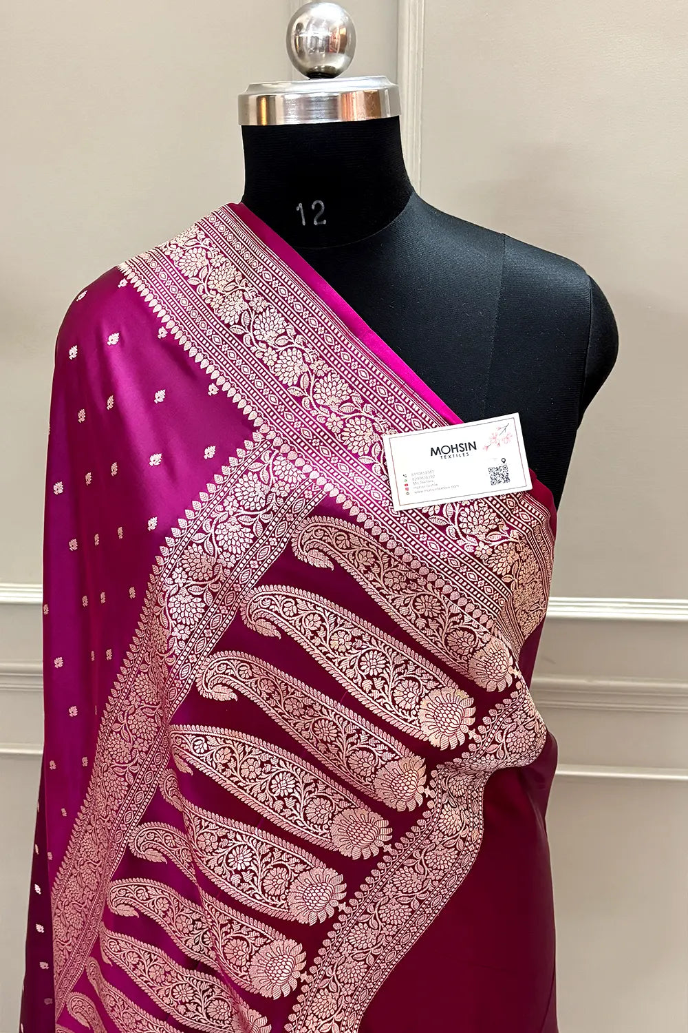Magenta Chitrani Buti Katan Silk Banarasi Saree