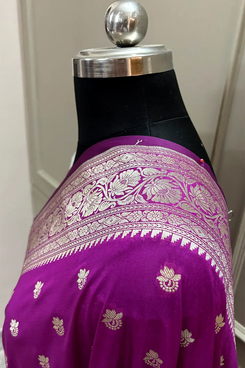 Magenta Ghonga Buti Katan Silk Banarasi Saree