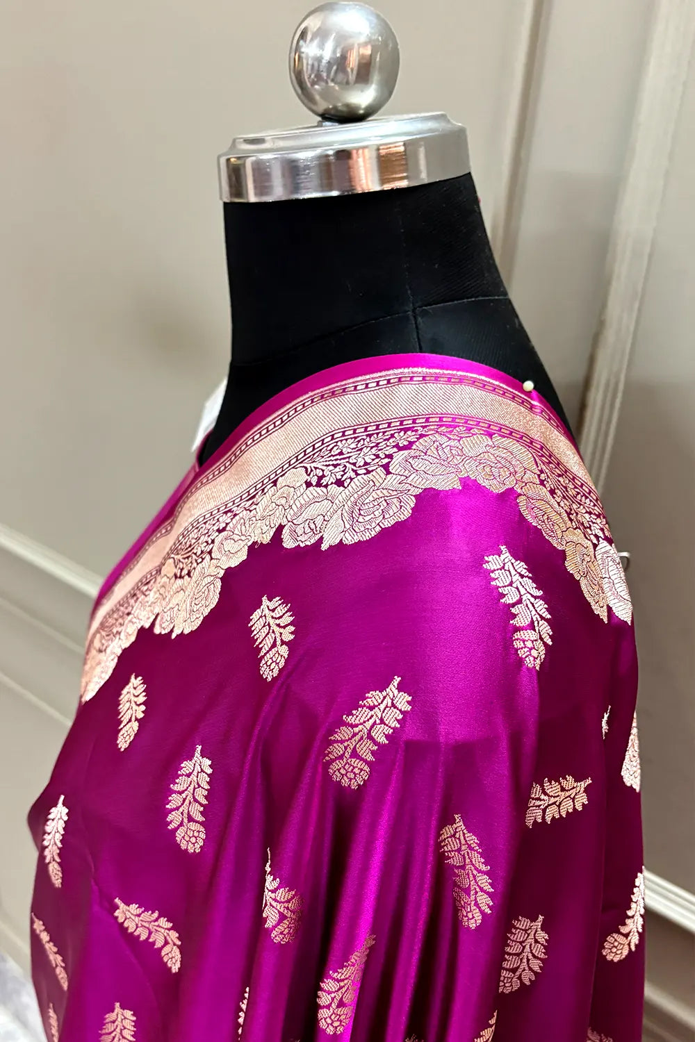 Magenta Kanak Buti Katan Silk Banarasi Saree